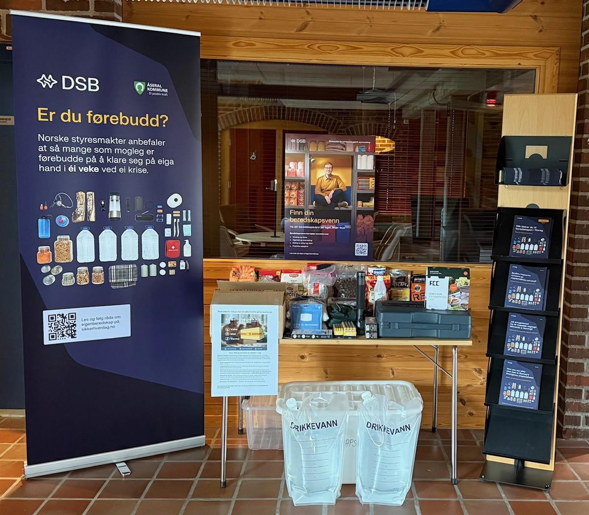 Bilete av utstilling på rådhuset  - Klikk for stort bilete